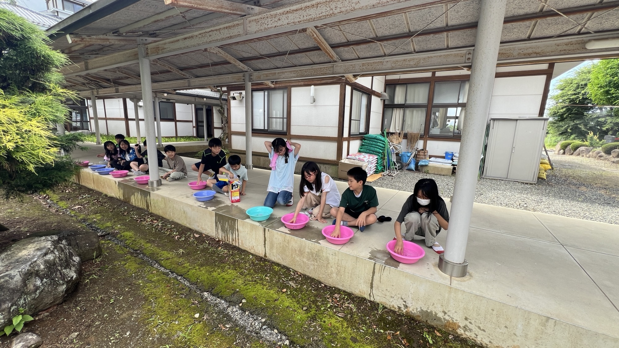 7/11 6年生 家庭科 洗濯実習 | 韮崎市立穂坂小学校